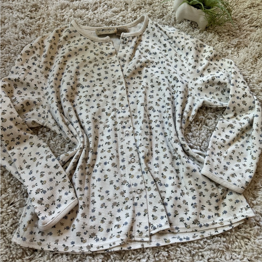 Sag Harbor Sport floral pattern long sleeve women’s vintage button-down…